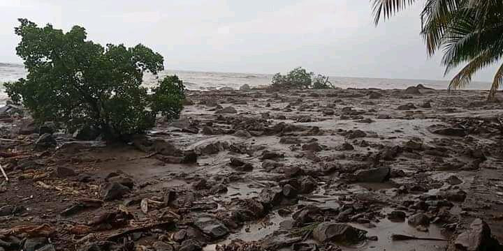 Situasi pascabanjir bandang yang menerjang Kabupaten Lembata pada Minggu (4/4). Foto : BPBD Kabupaten Lembata, NTT.